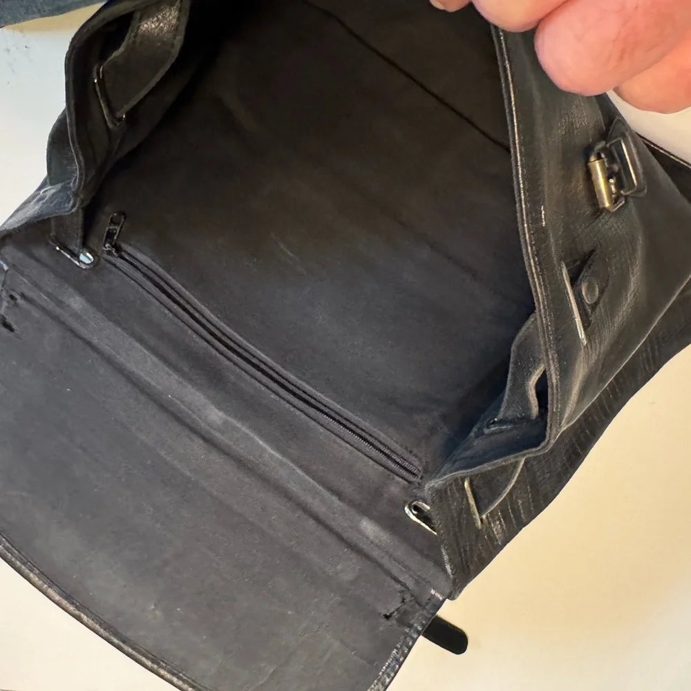 Vintage Black Vegan Black Leather Women’s Buckle Shoulder Bag Purse MINTY